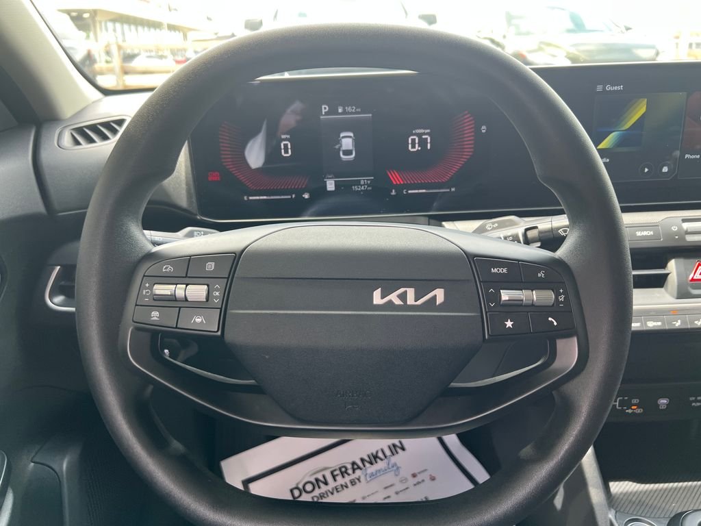 Used 2025 White Kia LX image 17