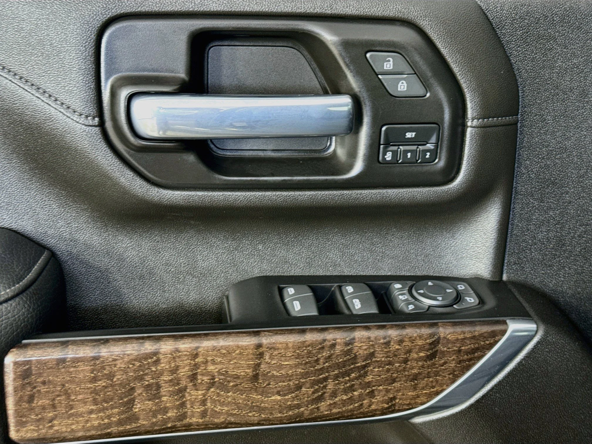 Used 2022 Ebony Twilight Metallic GMC Denali image 20