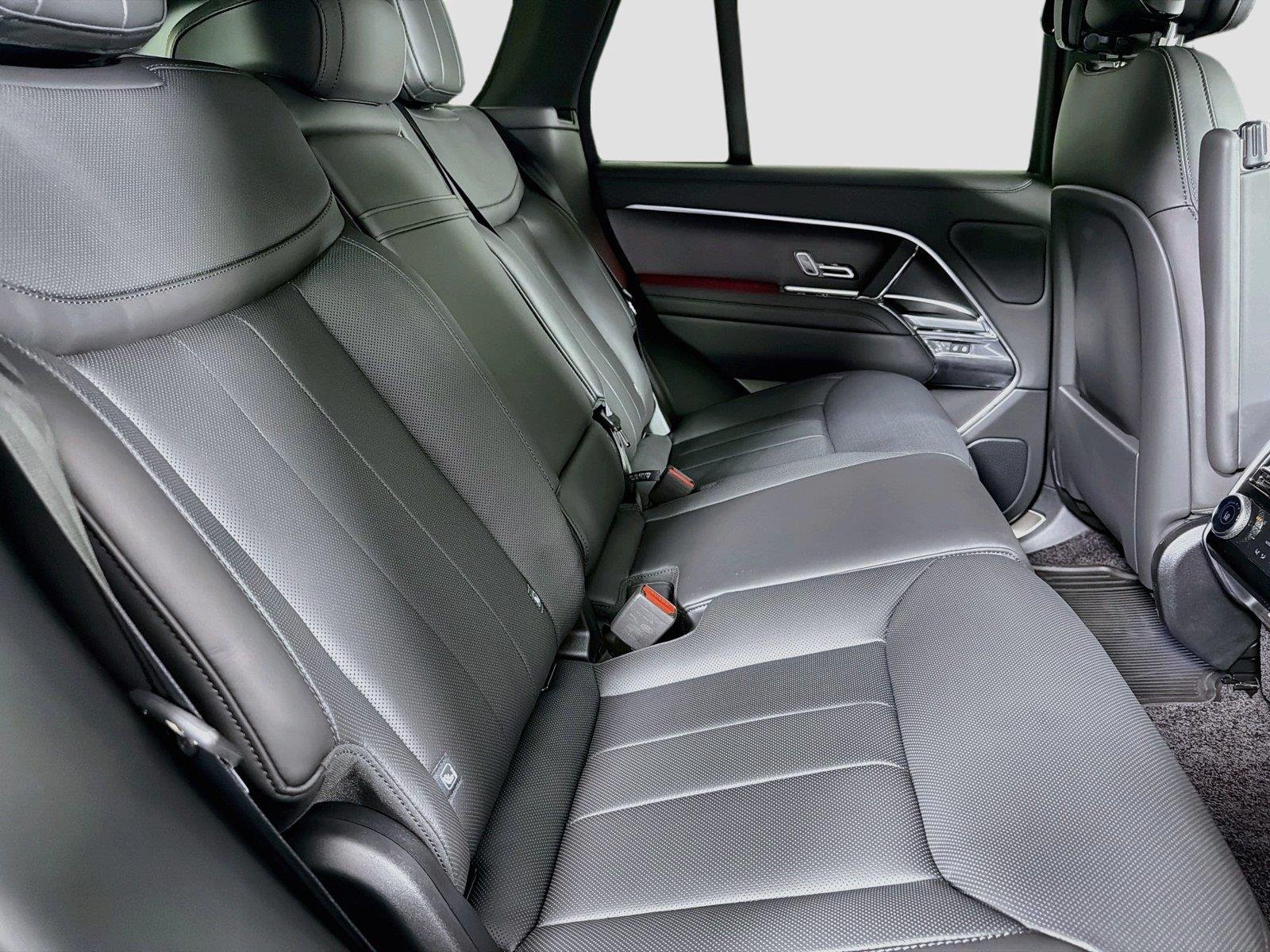 New 2027 Carpathian Grey Land Rover SE image 28