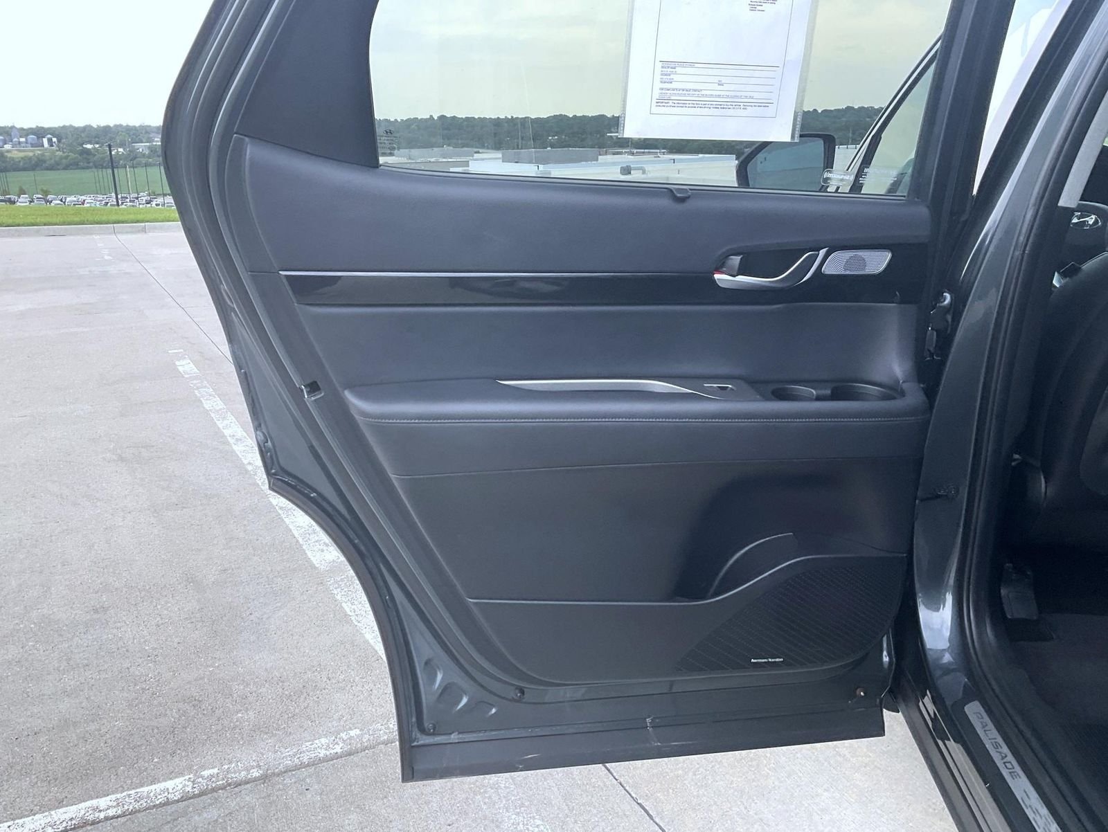 Used 2022 Green Hyundai Limited image 18