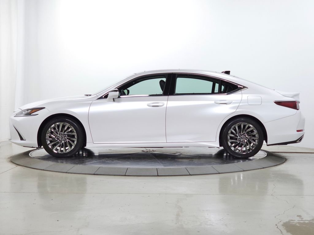 Used 2024 White Pearl Lexus 350 Ultra Luxury image 4