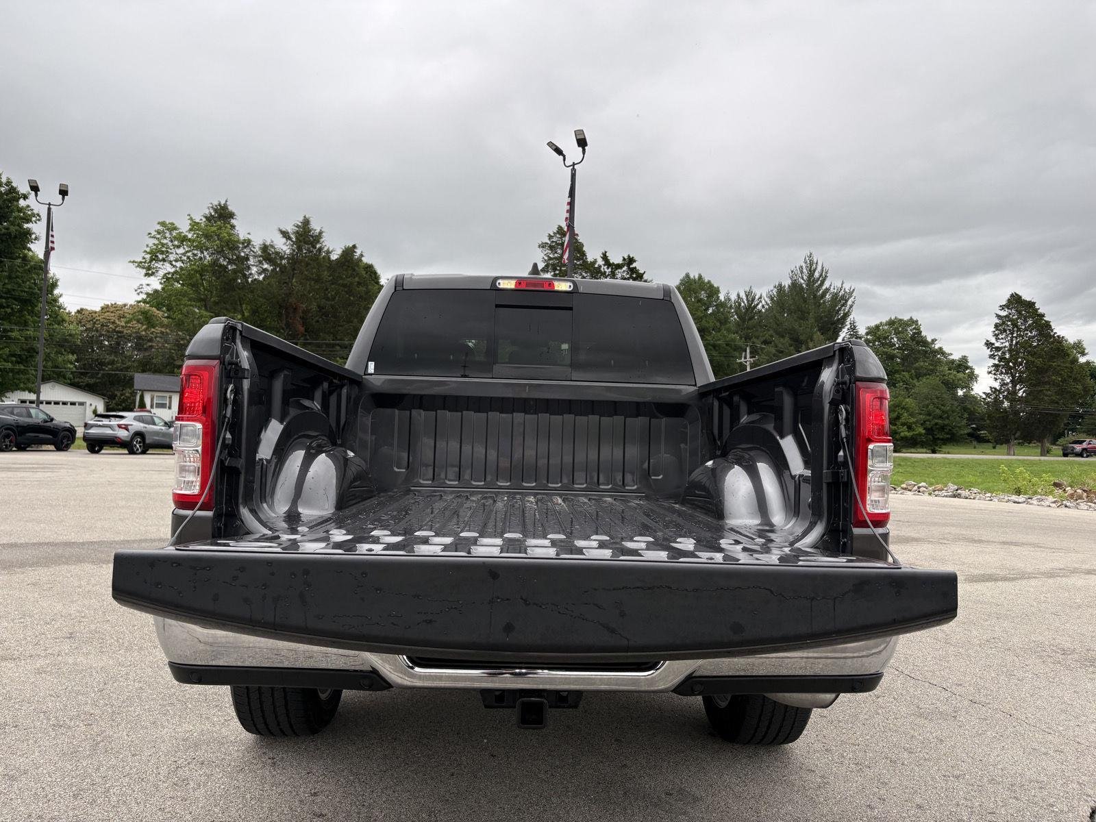 Used 2022 Granite Crystal Metallic Clearcoat Ram Big Horn image 15