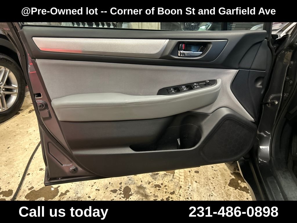 Used 2018 Gray Subaru 2.5i Premium image 15