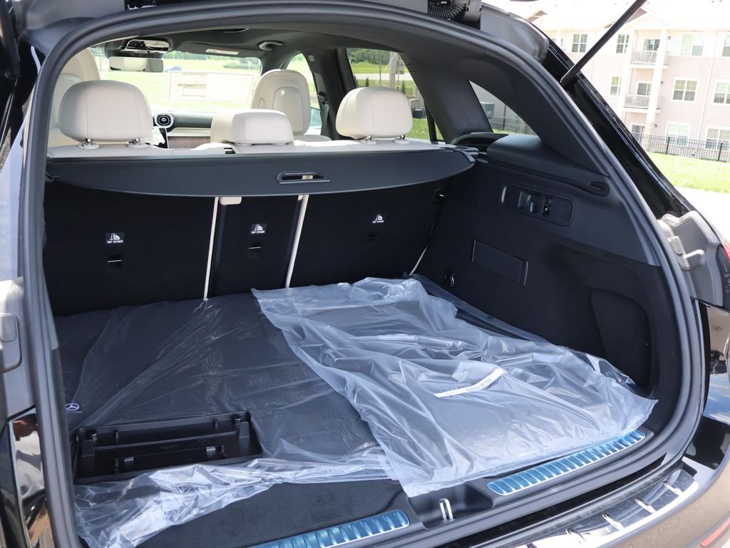 New 2026 Black Mercedes-Benz GLC 300 image 16