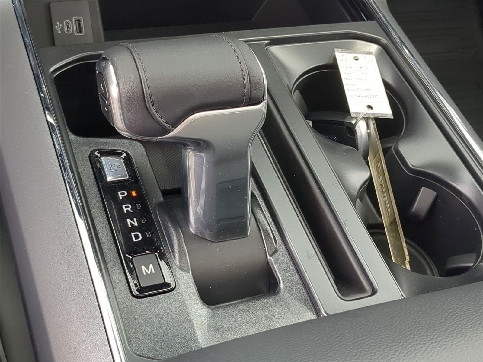 New 2026 Star White Metallic Tri-Coat Ford Lariat® image 29