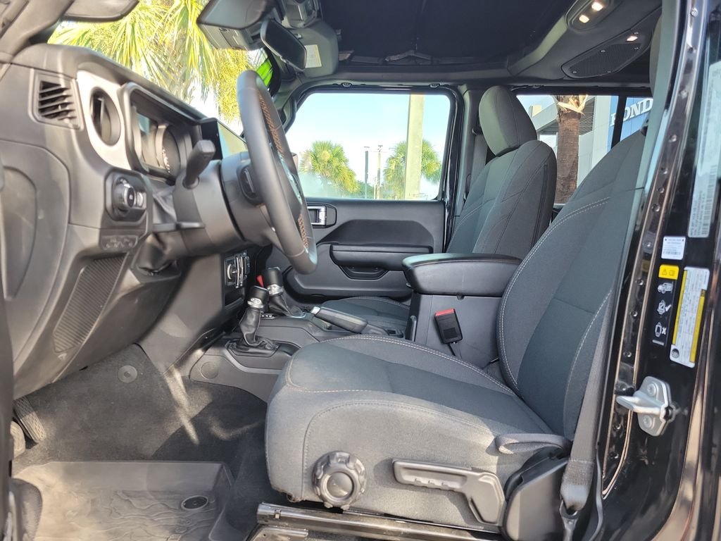 Used 2024 Black Clearcoat Jeep Sport S image 22