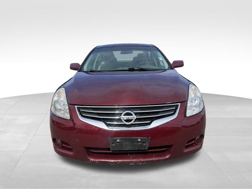 Used 2011 Red Nissan 2.5 S image 9