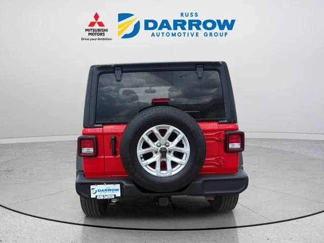 Used 2023 Red Jeep Sport S image 4