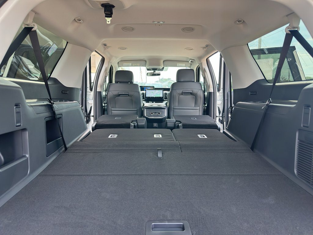 New 2027 Star White Metallic Tri-Coat Ford Active image 36