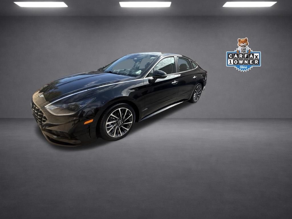 Used 2020 Black Hyundai Limited image 1