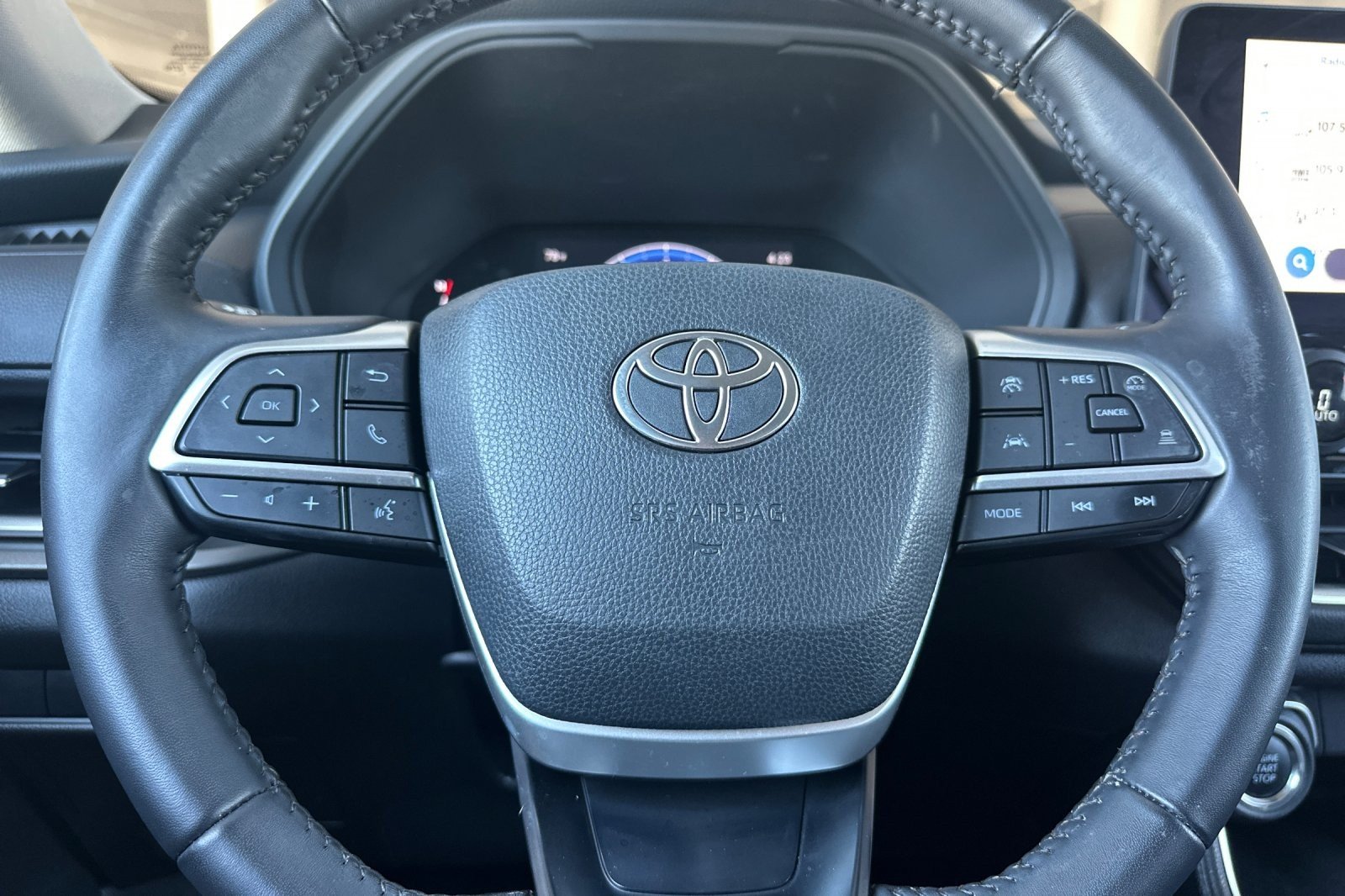 Used 2026 CELESTIAL SILVER MET Toyota XLE image 23