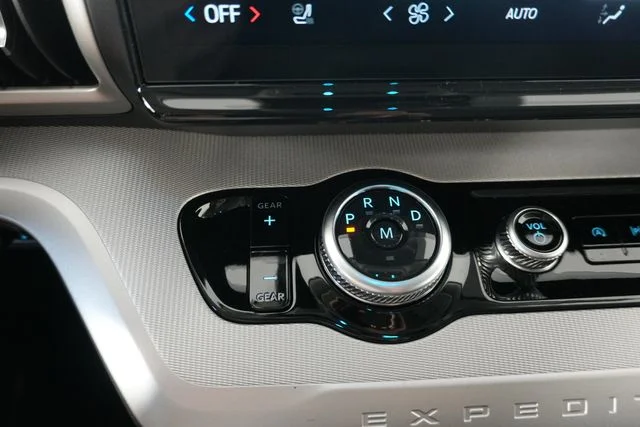 New 2027 Star White Metallic Tri-Coat Ford Active image 16