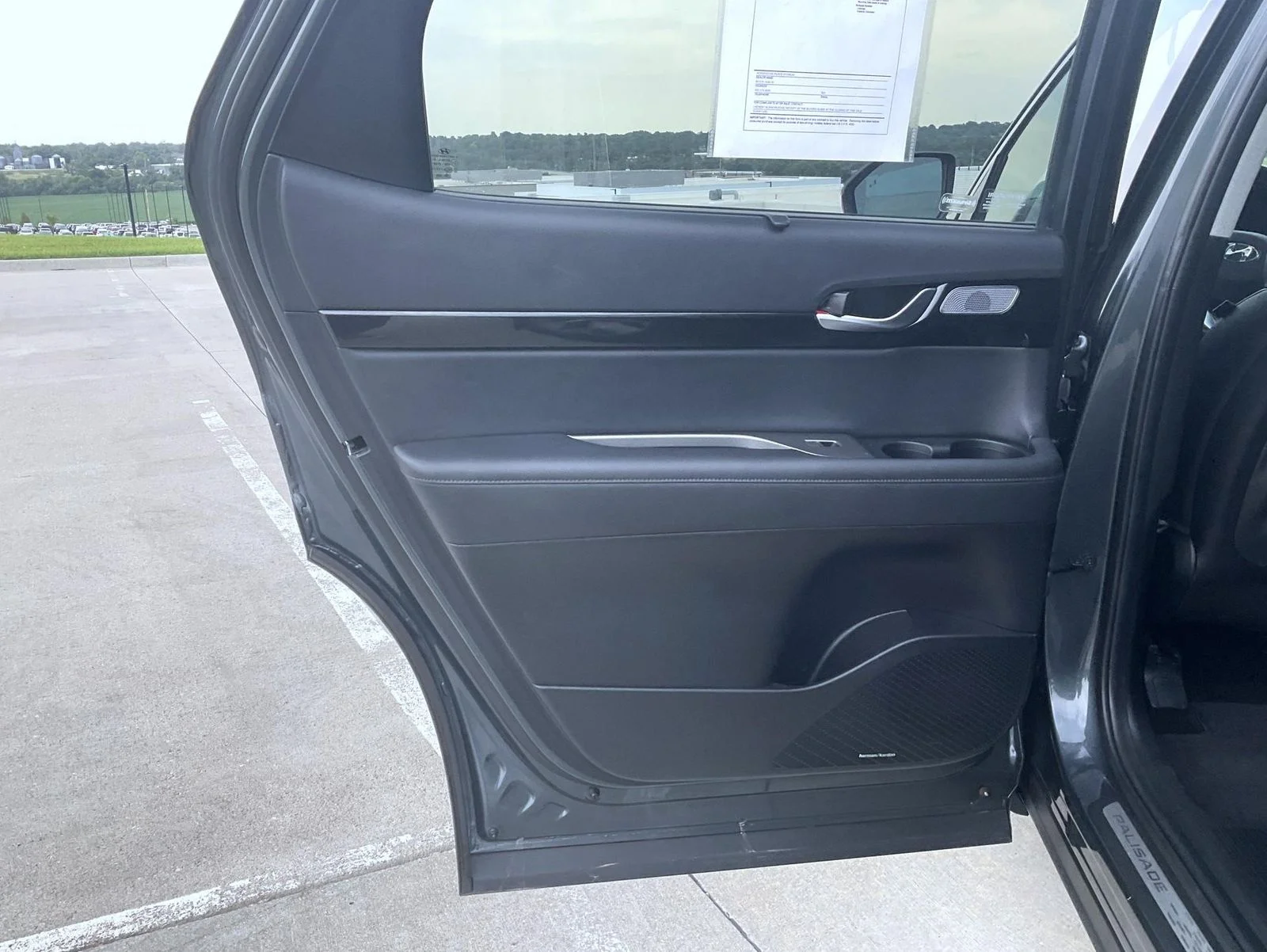 Used 2022 Green Hyundai Limited image 18