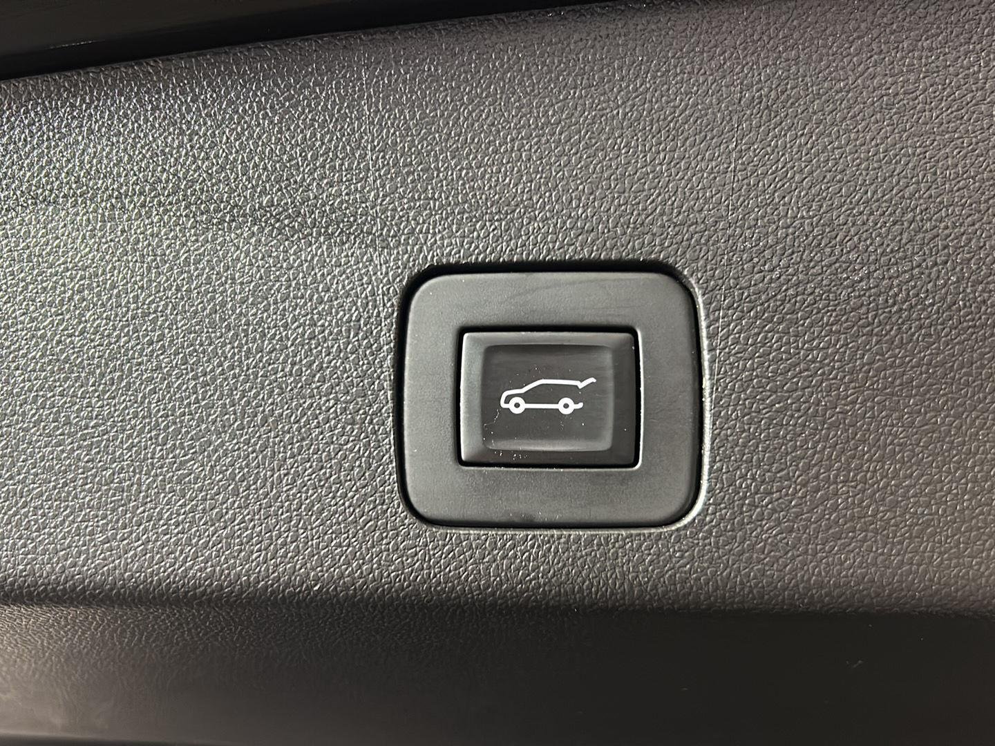 Used 2021 Ebony Twilight Metallic Buick Select image 9