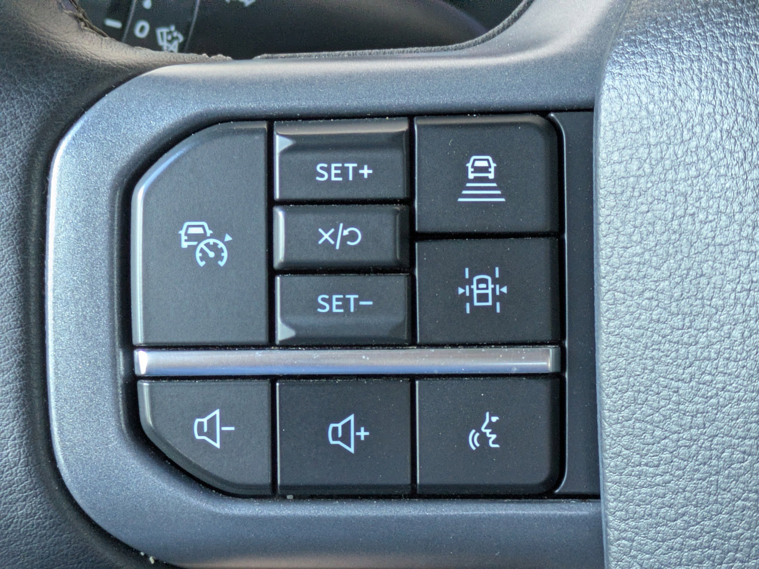 Used 2023 Black Metallic Ford XLT image 24