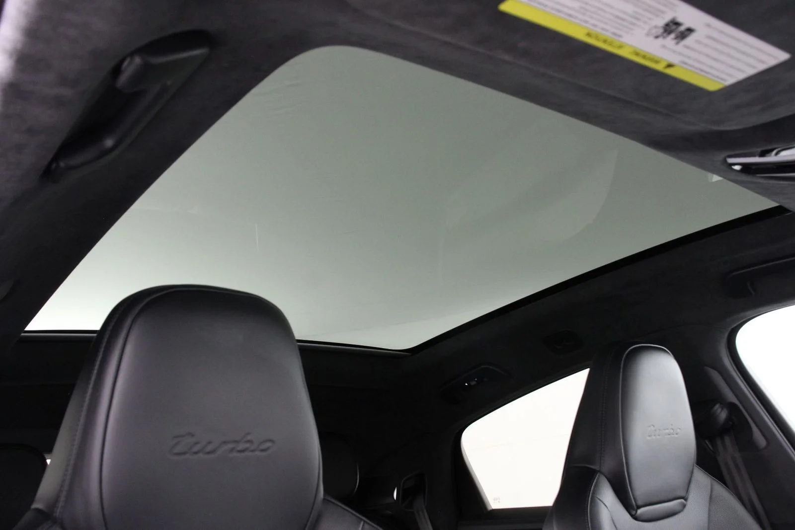 Used 2022 Chalk Porsche Turbo image 25