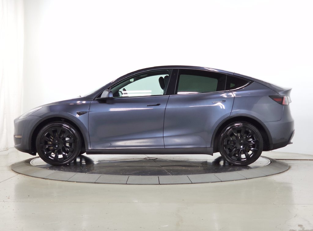 Used 2022 Midnight Silver Metallic Tesla Long Range image 4