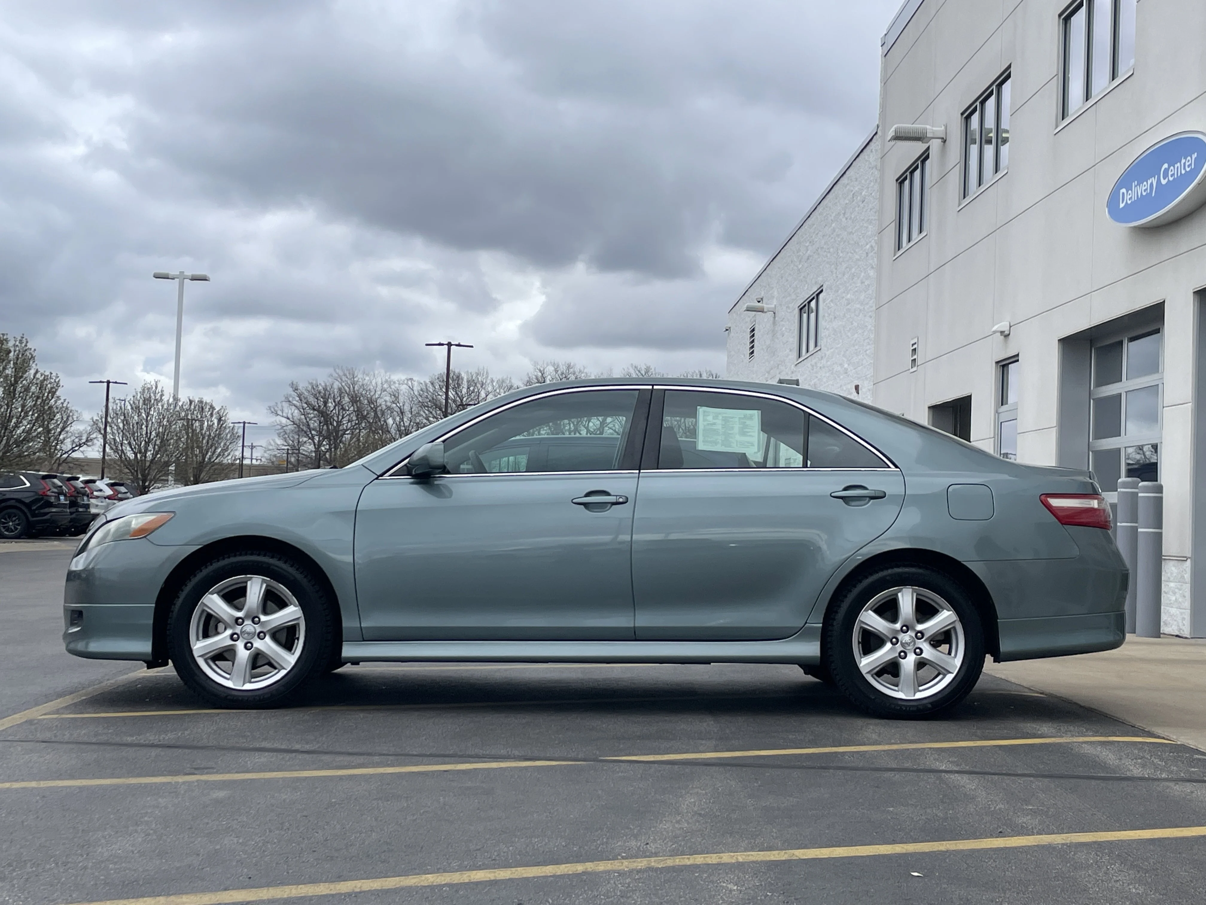 Used 2007 Aloe Green Metallic Toyota SE image 5