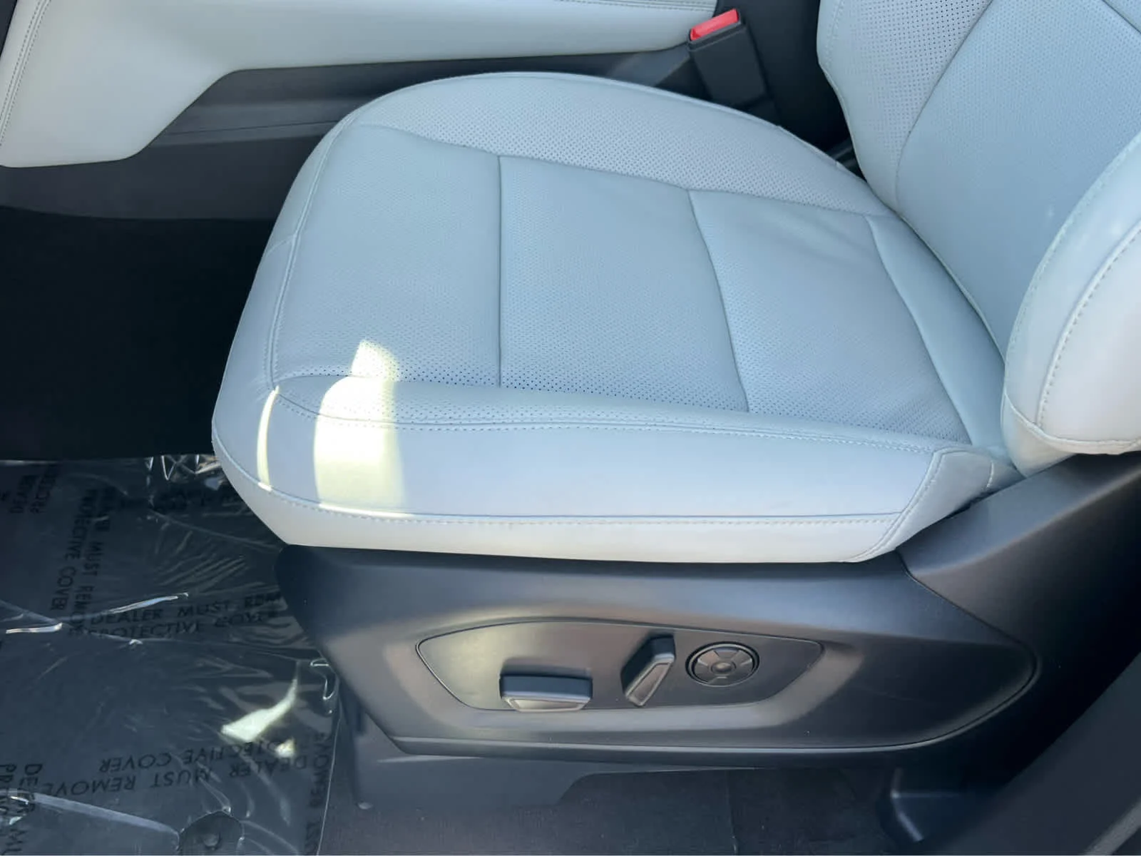 New 2026 Space White Metallic Ford Platinum™ image 31