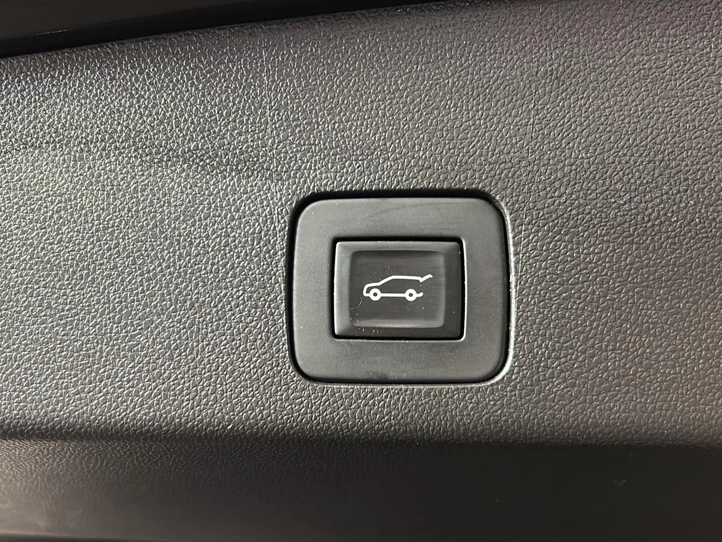 Used 2021 Ebony Twilight Metallic Buick Select image 9
