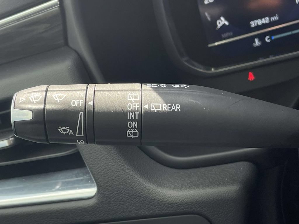Used 2023 Black Chevrolet Z71 image 23