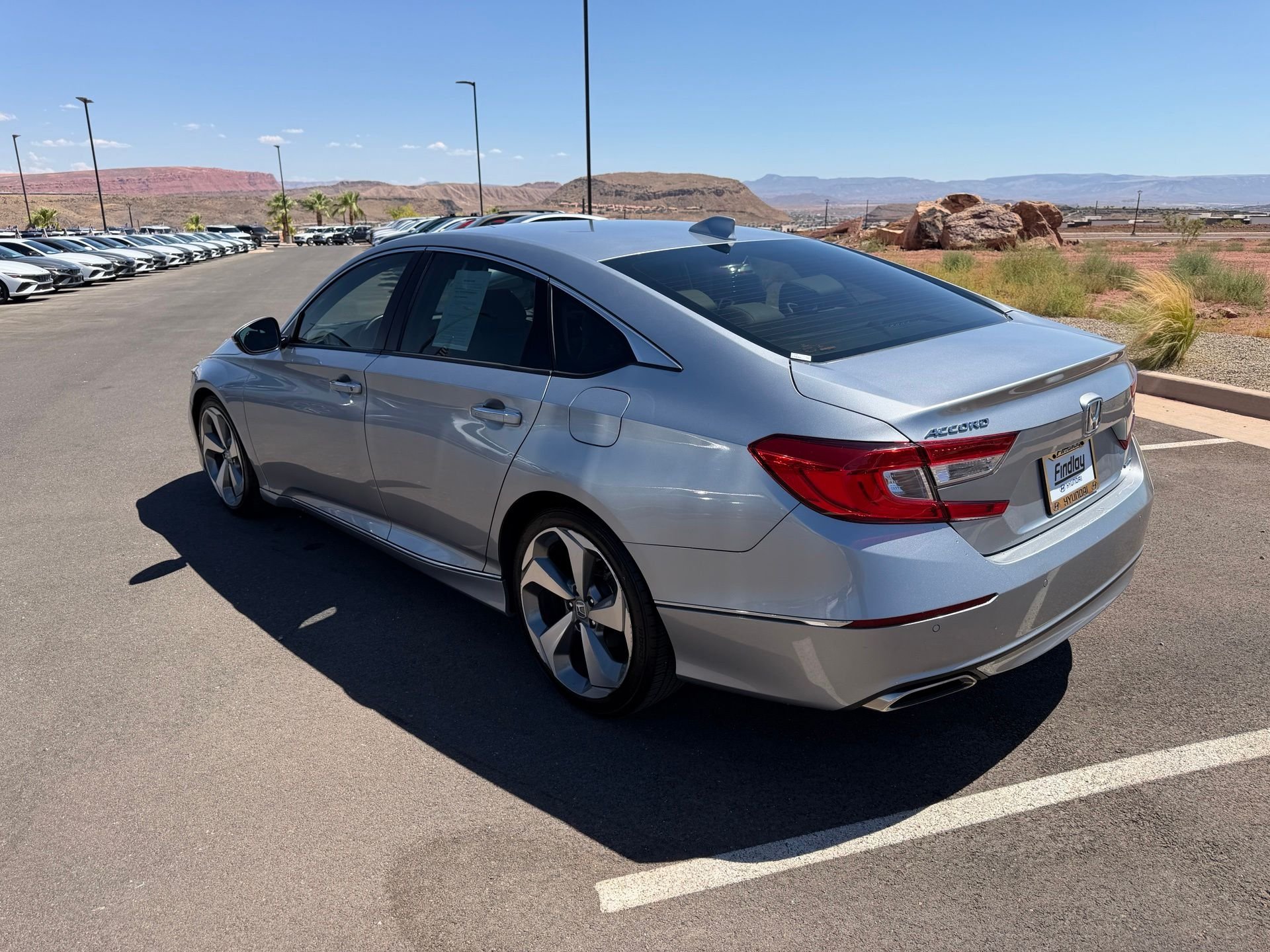Used 2018 Silver Honda Touring image 10