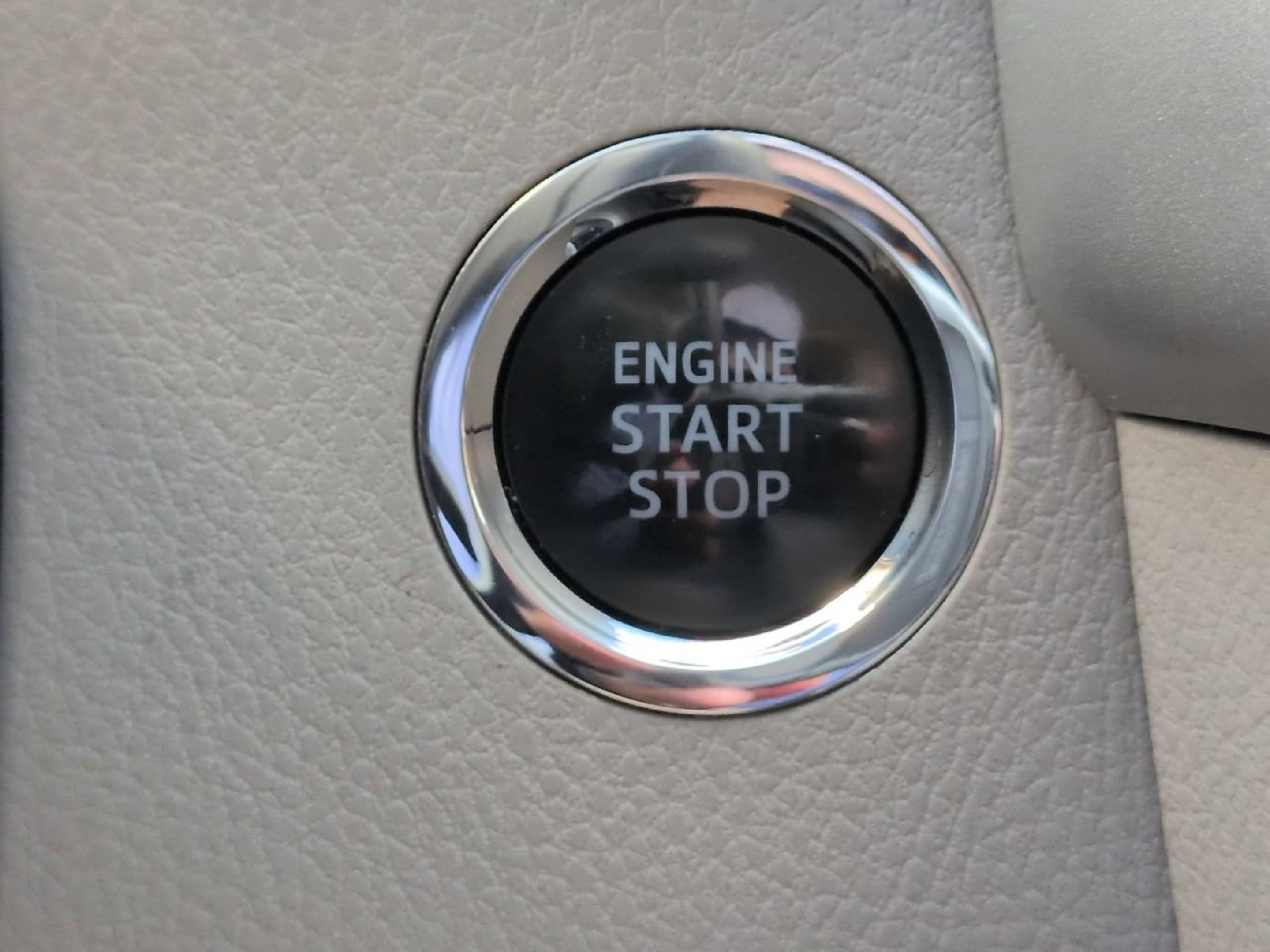 Used 2015 Silver Sky Metallic Toyota Limited image 36