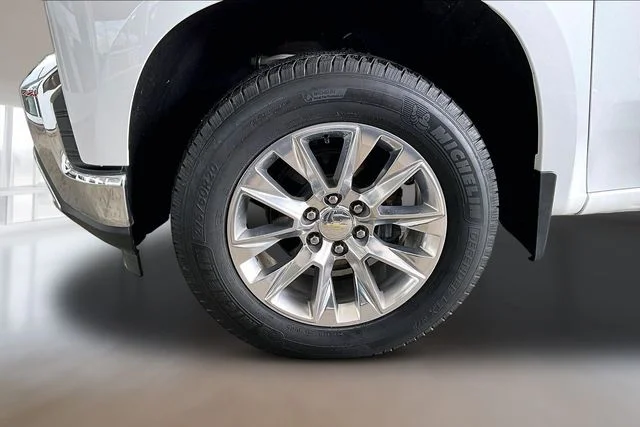 Used 2019 White Chevrolet LTZ image 29