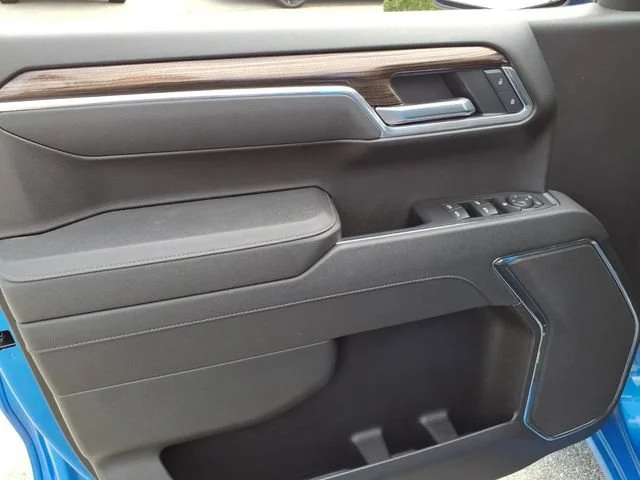 Used 2025 Riptide Blue Metallic Chevrolet LT image 14
