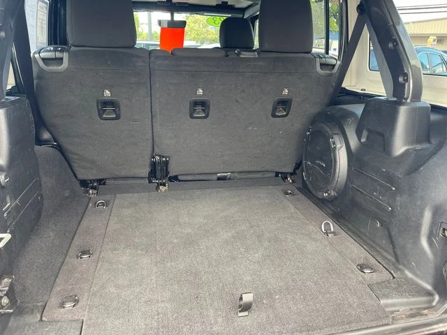 Used 2023 Gray Jeep Rubicon image 11