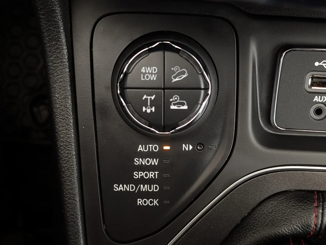 Certified Used 2020 Grey Jeep Trailhawk Elite - - 4x4 - Nappa Leather - Command View Sunroof - SafetyTec Grp & More! image 21