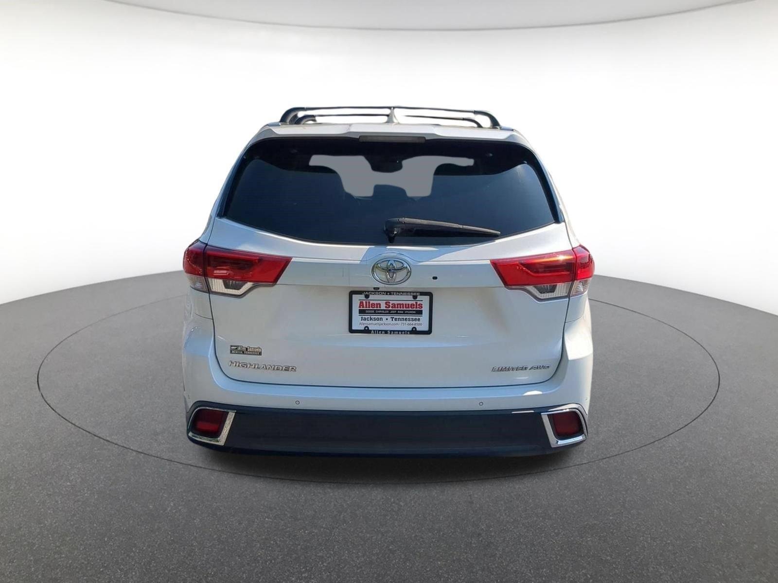 Certified Used 2019 Blizzard Pearl Toyota Limited Platinum image 6