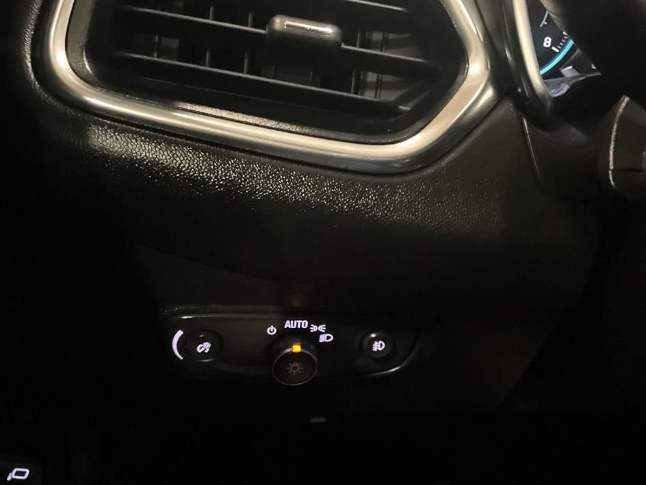 Used 2022 Blue Chevrolet Premier image 26