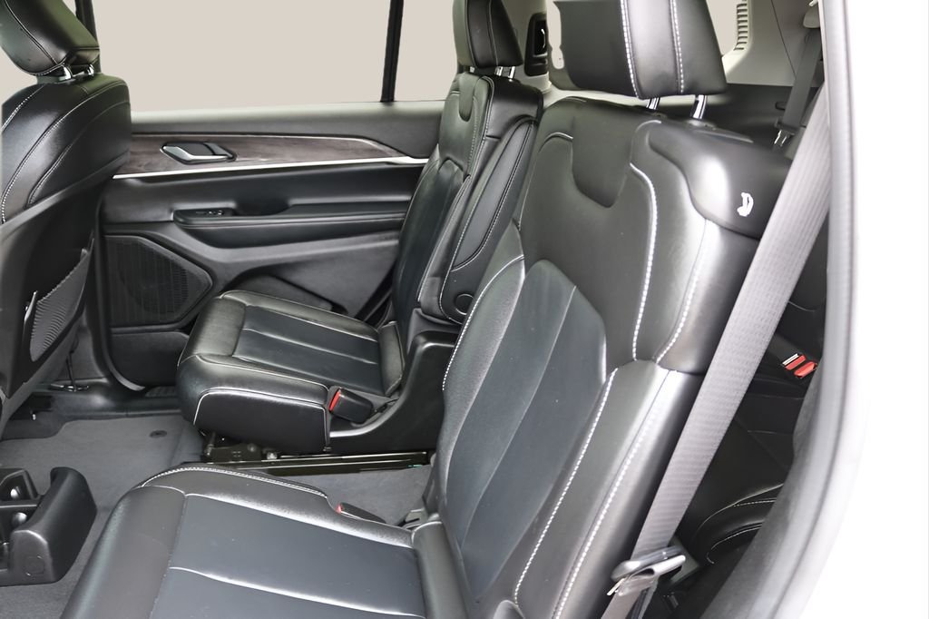 Used 2023 White Jeep Limited image 15
