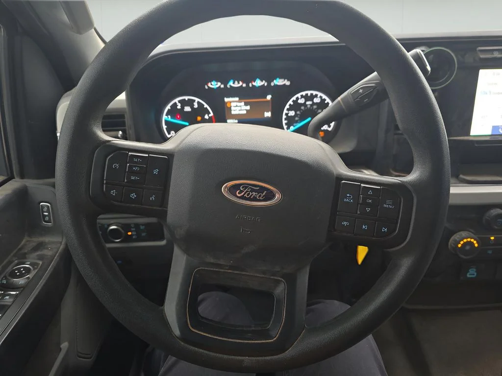 Used 2023 Oxford White Ford XL image 3