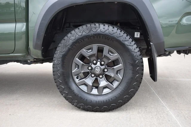 Used 2021 Green Toyota SR5 image 8