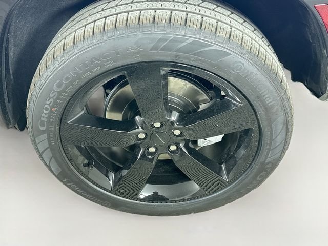 New 2026 Fuji White Land Rover X-Dynamic SE image 33