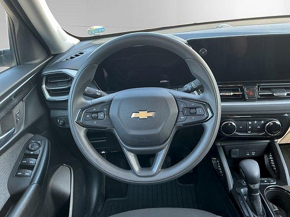 Used 2025 Sterling Gray Metallic Chevrolet AWD LT image 12