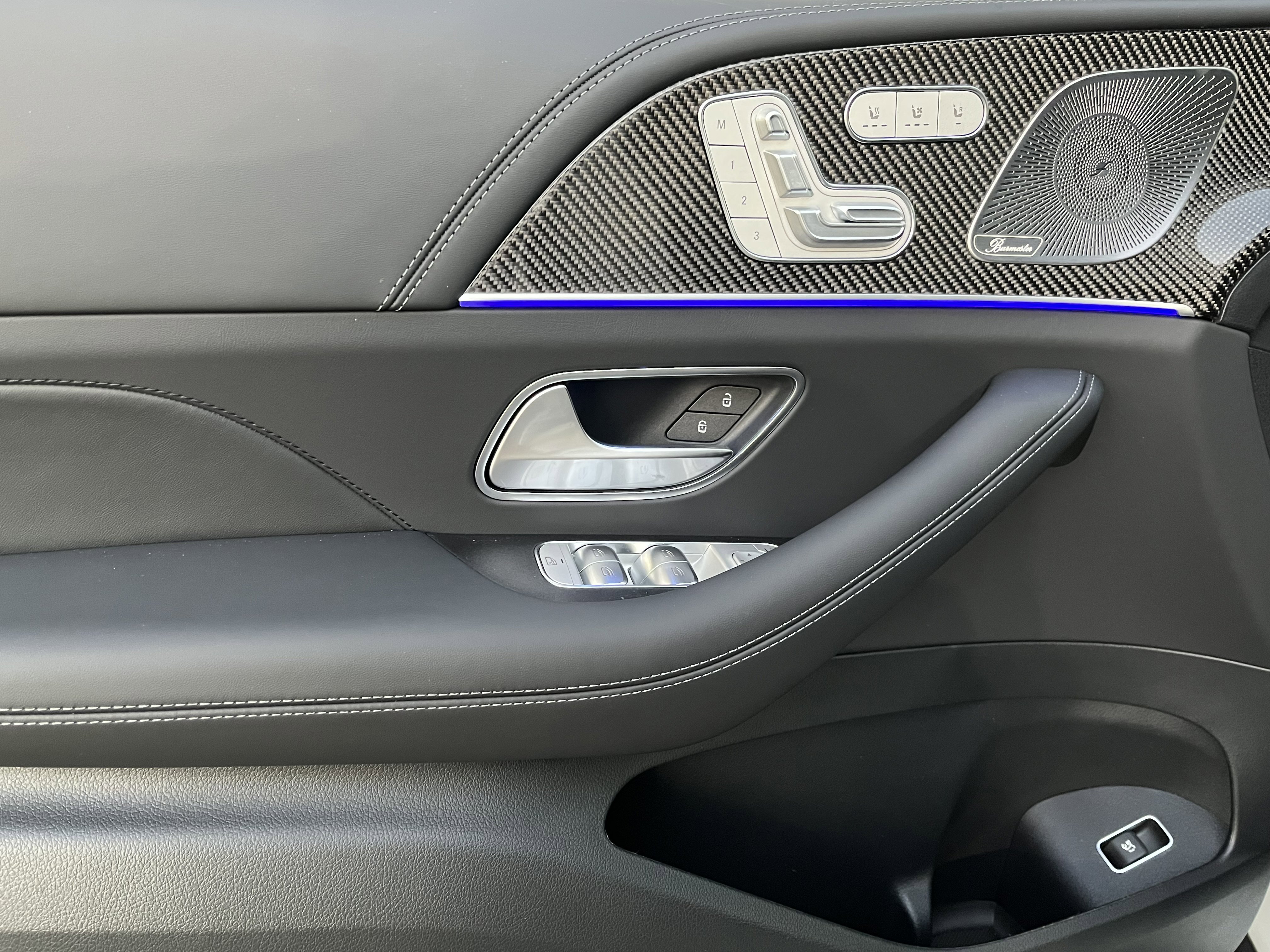 New 2026 MANUFAKTUR Moonlight White Metallic Mercedes-Benz AMG® GLE 53 image 45