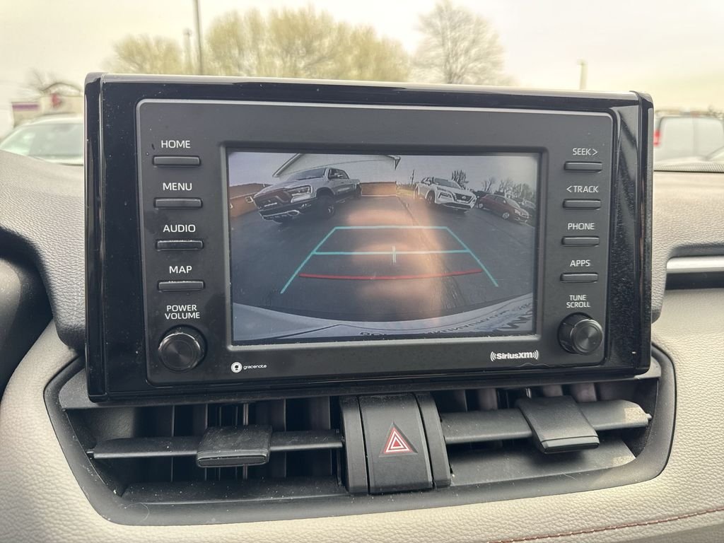 Used 2022 White Toyota XLE image 17