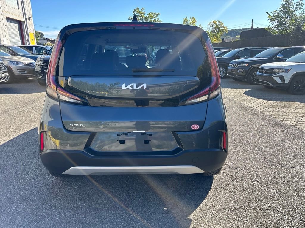 Used 2024 Gray Kia LX image 5