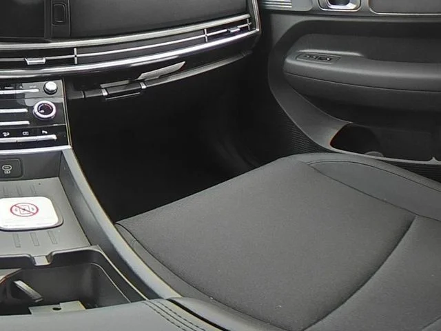 New 2026 Gray Hyundai SE image 38