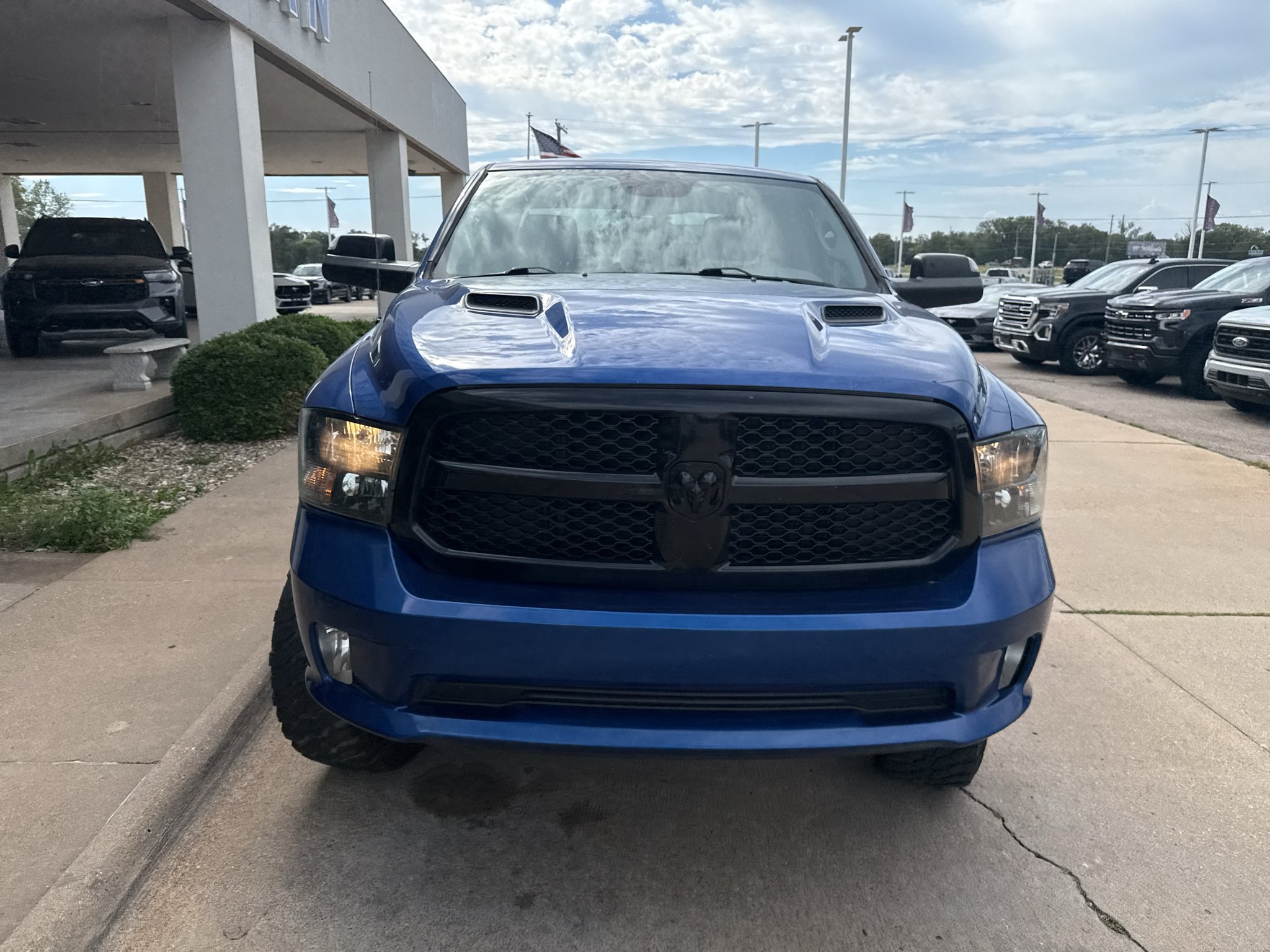 Used 2019 Blue Ram Express image 3