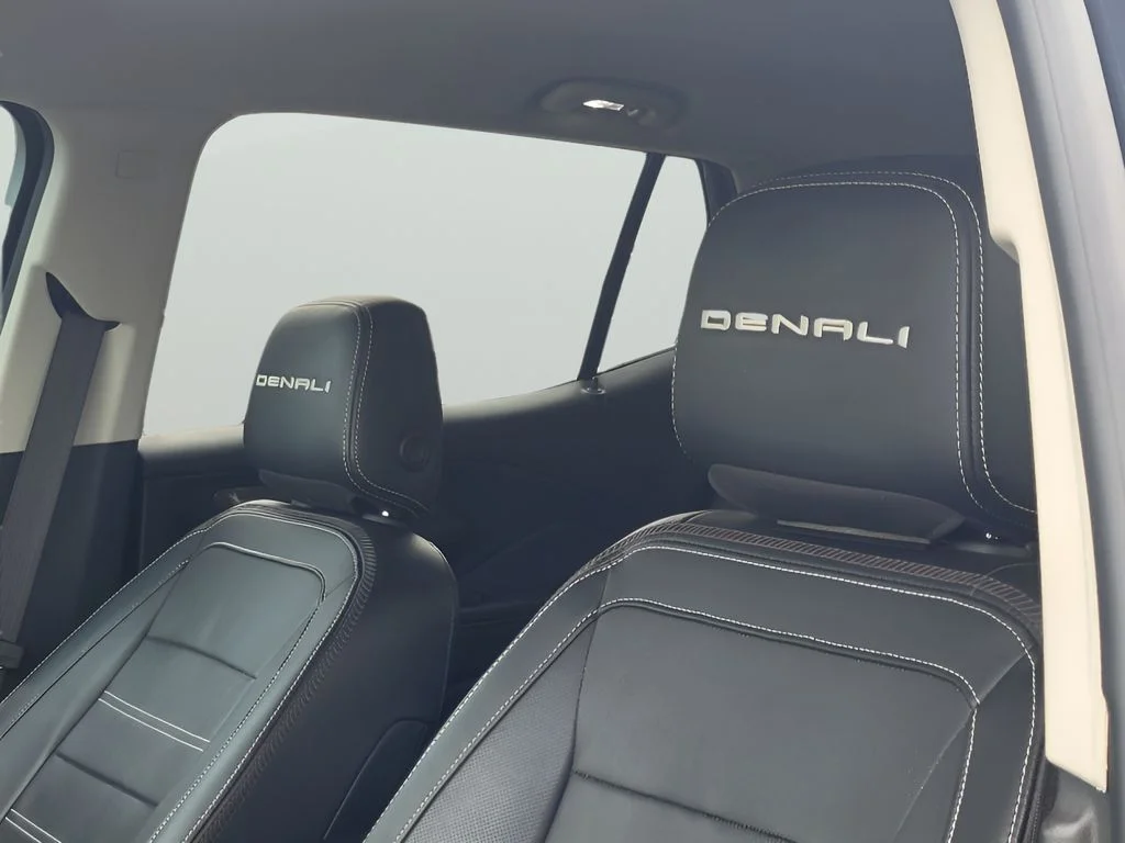 Used 2022 Hunter Metallic GMC Denali image 22