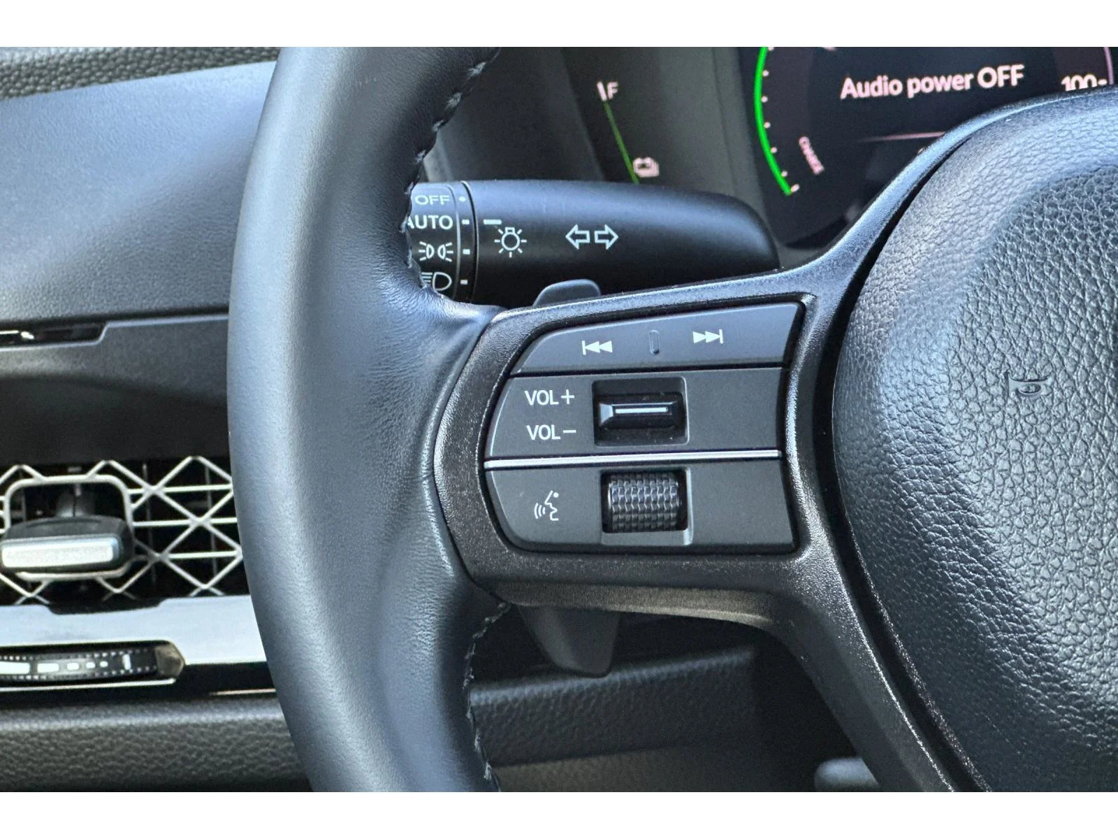 Used 2025 Platinum White Pearl Honda Sport image 36