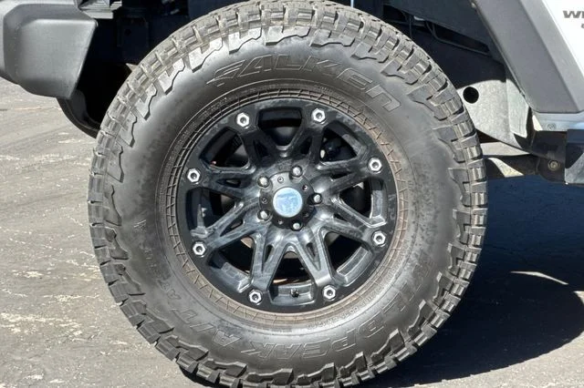 Used 2016 White Jeep Unlimited Sport image 29