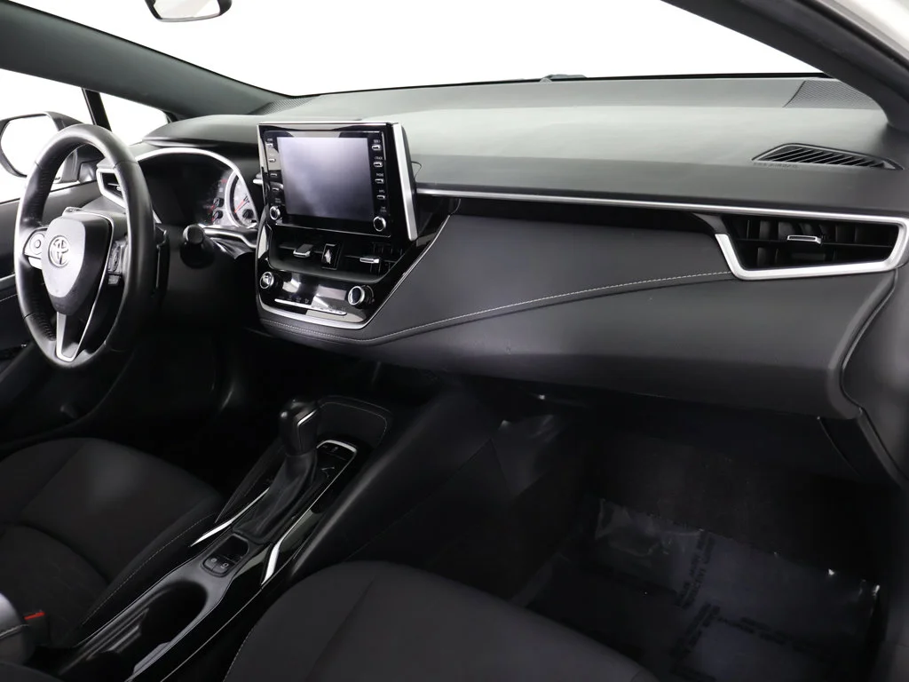 Used 2019 White Toyota SE image 24