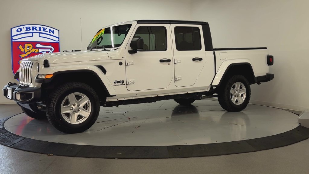Used 2022 Bright White Clearcoat Jeep Sport image 8