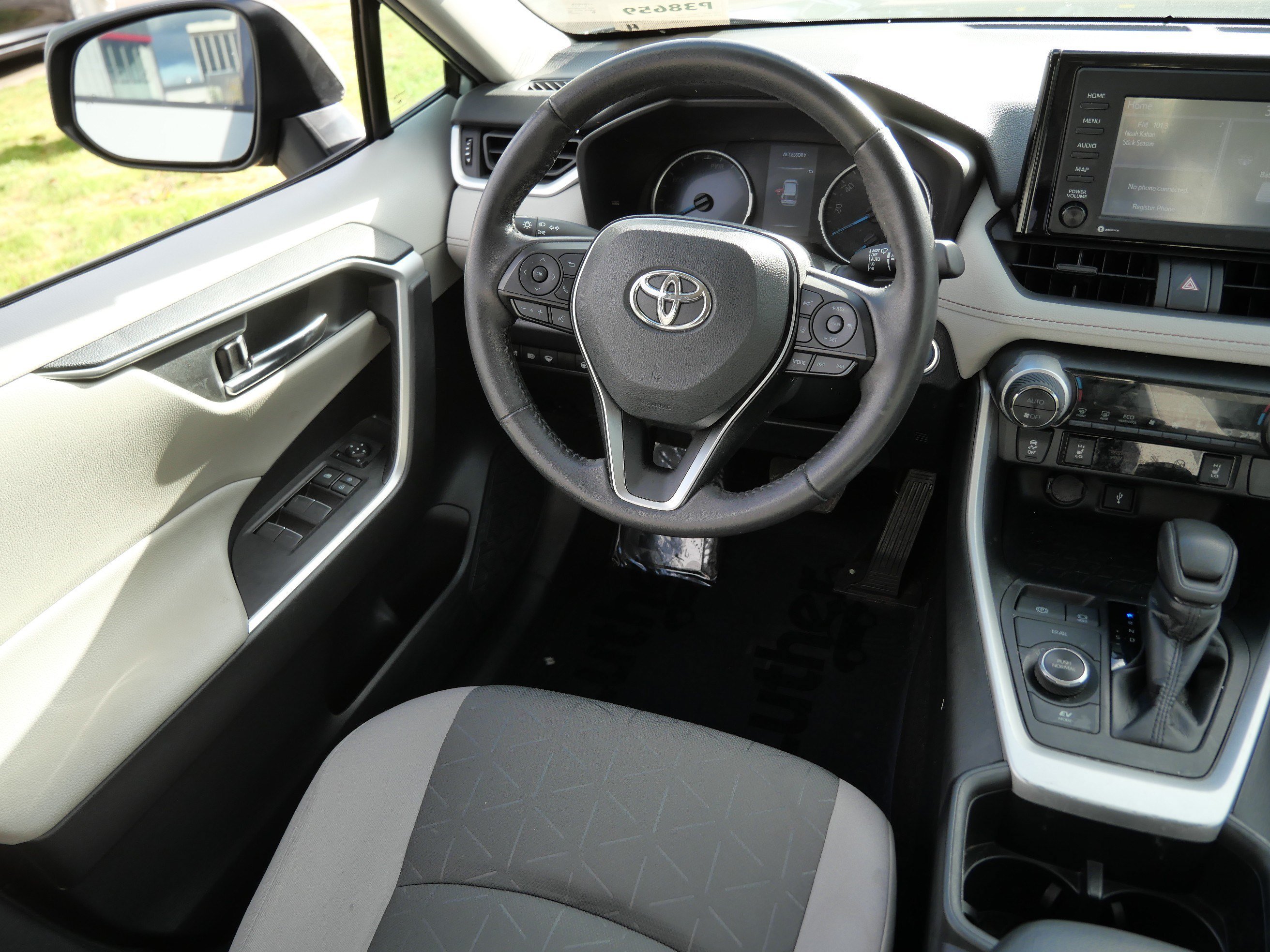 Certified Used 2022 Lunar Rock Toyota Hybrid XLE image 9