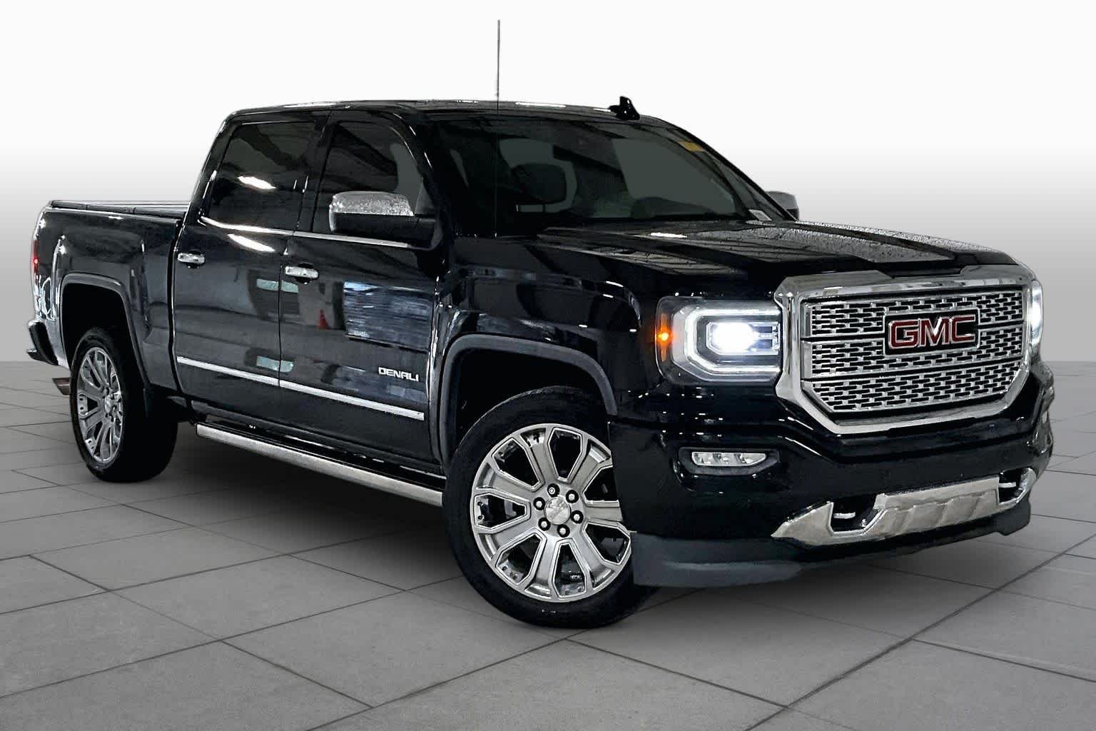 Used 2017 Onyx Black GMC Denali image 3